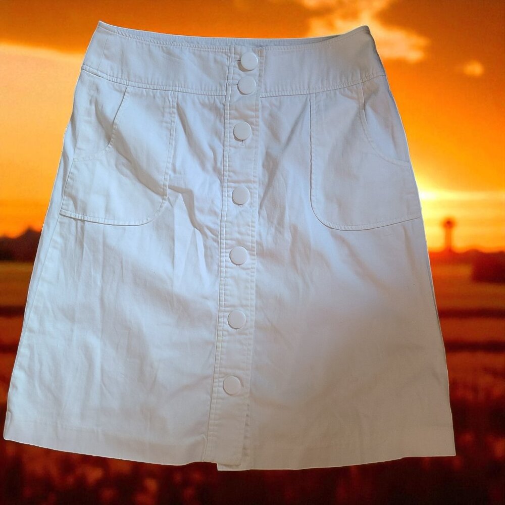WHITE BUTTON FRONT SKIRT